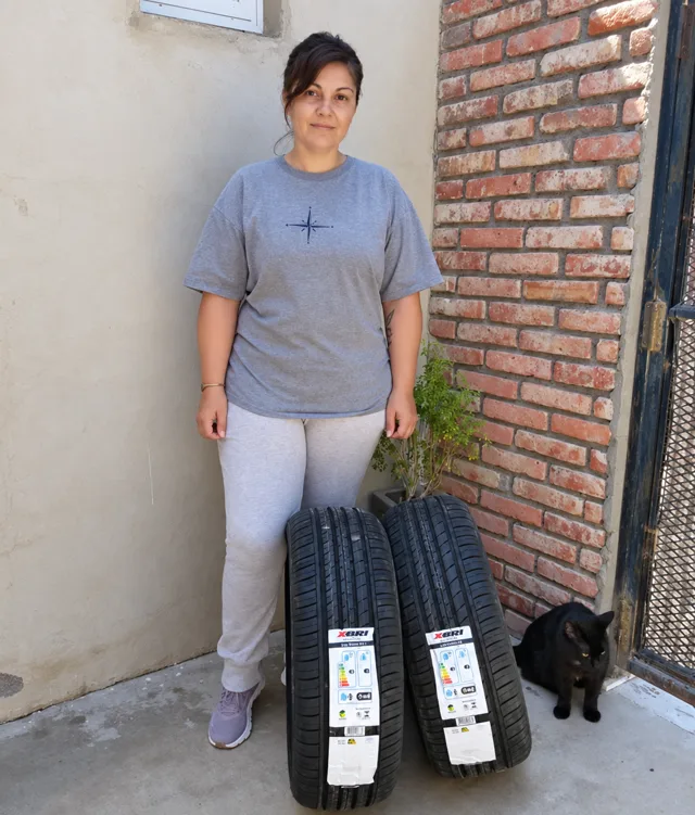 Una clienta con dos cubiertas en su casa